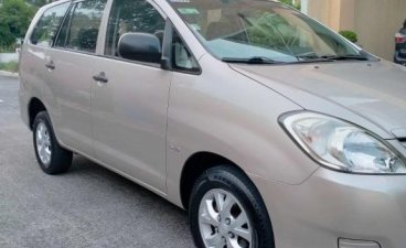 Selling Silver Toyota Innova 2011 in Quezon