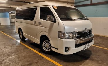Selling Pearl White Toyota Hiace Super Grandia 2018 in Pateros