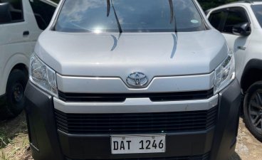 Selling White Toyota Hiace 2021 in Quezon City