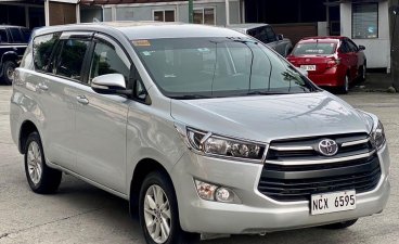 Selling Silver Toyota Innova 2016 in Makati