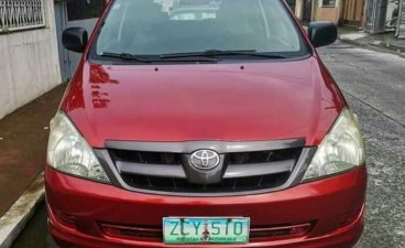 Red Toyota Innova 2005 for sale in Manual