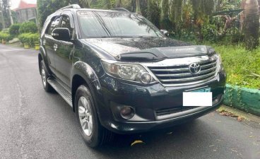 Selling Black Toyota Fortuner 2012 in Makati