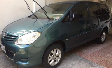 Selling Green Toyota Innova 2011 in Marikina