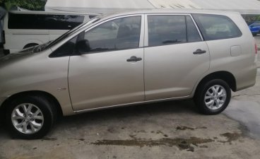 Selling Pearl White Toyota Innova 2010 in Taguig