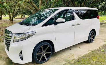 Sell White 2016 Toyota Alphard in San Fernando