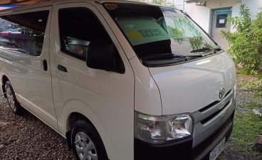 Selling White Toyota Hiace 2018 in Manila