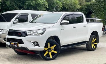 Selling White Toyota Hilux 2017 in Quezon