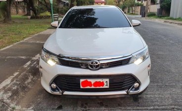 Selling White Toyota Camry 2017 in Manila
