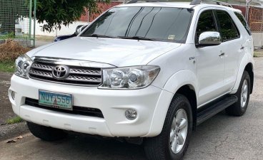 Selling Pearl White Toyota Fortuner 2010 in Las Piñas