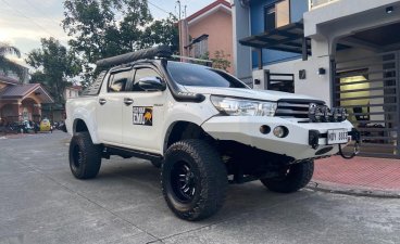 Sell White 2016 Toyota Hilux in Caloocan