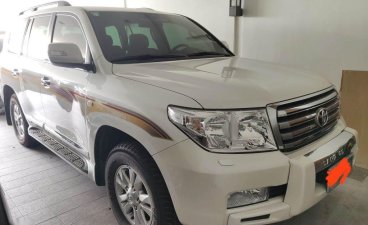 White Toyota Land Cruiser 2010 for sale in Manila