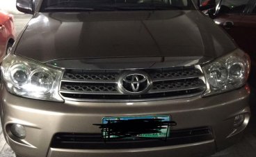 Selling Brightsilver Toyota Fortuner 2011 in Valenzuela