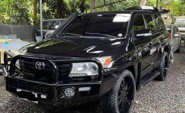Selling Black Toyota Land Cruiser 2013 in Makati