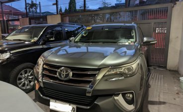 Selling Grey Toyota Fortuner 2016 