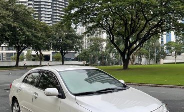 Pearl White Toyota Corolla Altis 2013 for sale in Makati 