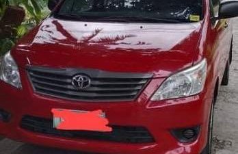 Red Toyota Innova 2012 for sale in Manual