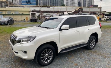 Selling Pearl White Toyota Land Cruiser Prado 2018 in Pasig