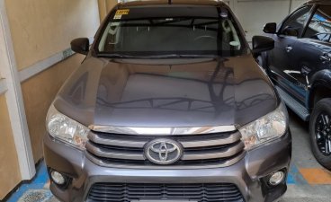 Selling Grey Toyota Hilux 2016 in San Mateo