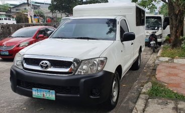 White Toyota Hilux 2011 for sale