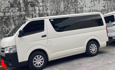 Selling White Toyota Hiace 2020 in Makati