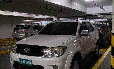 Pearl White Toyota Fortuner 2010 for sale in Makati