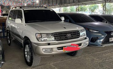 Pearl White Toyota Land Cruiser 2000 for sale in Automatic