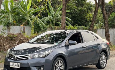 Selling Grey Toyota Corolla altis 2014 in Makati