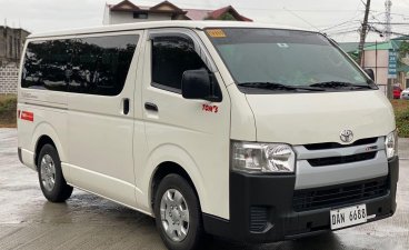 White Toyota Hiace 2019 for sale in Paranaque 