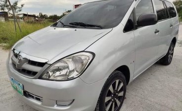 Silver Toyota Innova 2005 for sale in Quezon