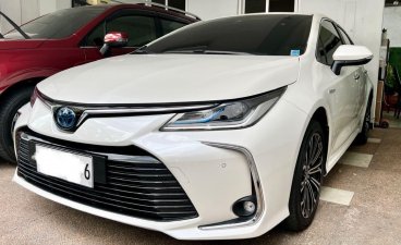 Selling Pearl White Toyota Corolla Altis 2020 in Taguig