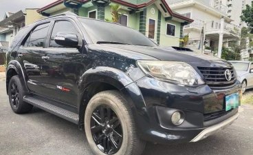 Black Toyota Fortuner 2013 for sale in Quezon 
