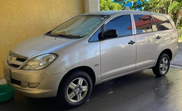 Selling Silver Toyota Innova 2008 in Biñan