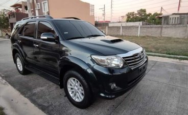 Selling Black Toyota Fortuner 2013 in Imus