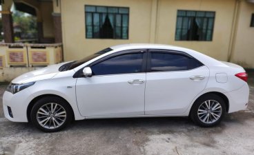 Selling Pearl White Toyota Corolla altis 2015 in Alfonso
