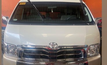 Selling White Toyota Hiace Super Grandia 2018 in Manila
