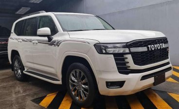 Selling White Toyota Land Cruiser 2022 in Quezon 