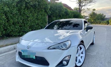 Pearl White Toyota 86 2013 for sale in San Mateo