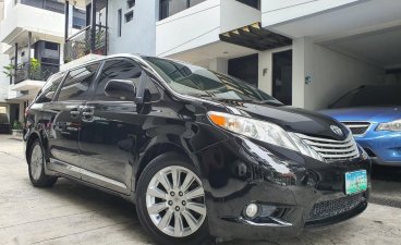Selling Black Toyota Sienna 2012 in Quezon City