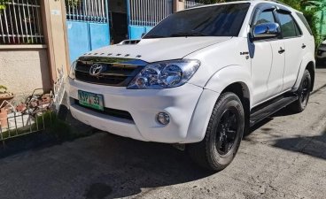 White Toyota Fortuner 2008 for sale in Manila
