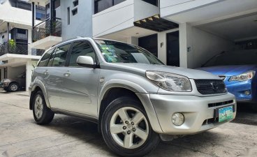 Silver Toyota Rav4 2005 for sale in Quezon City