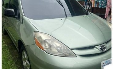 Purple Toyota Sienna 2010 for sale in Automatic