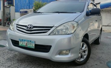 Silver Toyota Innova 2011 for sale in Automatic