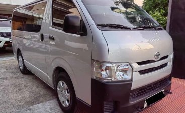 Selling White Toyota Hiace 2018 in Pasay