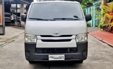 Selling White Toyota Hiace 2016 in Bacoor