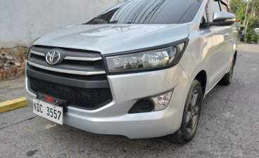 Selling White Toyota Innova 2016 in Quezon City
