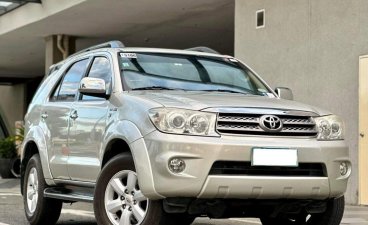 Selling White Toyota Fortuner 2011 in Makati