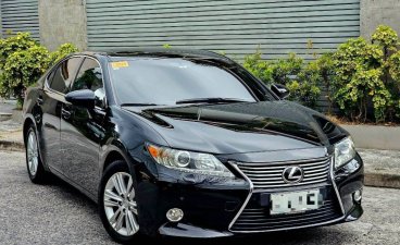 Sell White 2014 Toyota S-Class in Manila