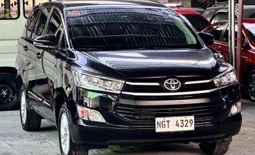 Selling White Toyota Innova 2021 in Parañaque