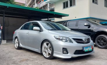 Selling White Toyota Altis 2013 in Quezon City