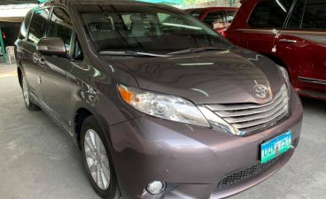 White Toyota Sienna 2013 for sale in Quezon City